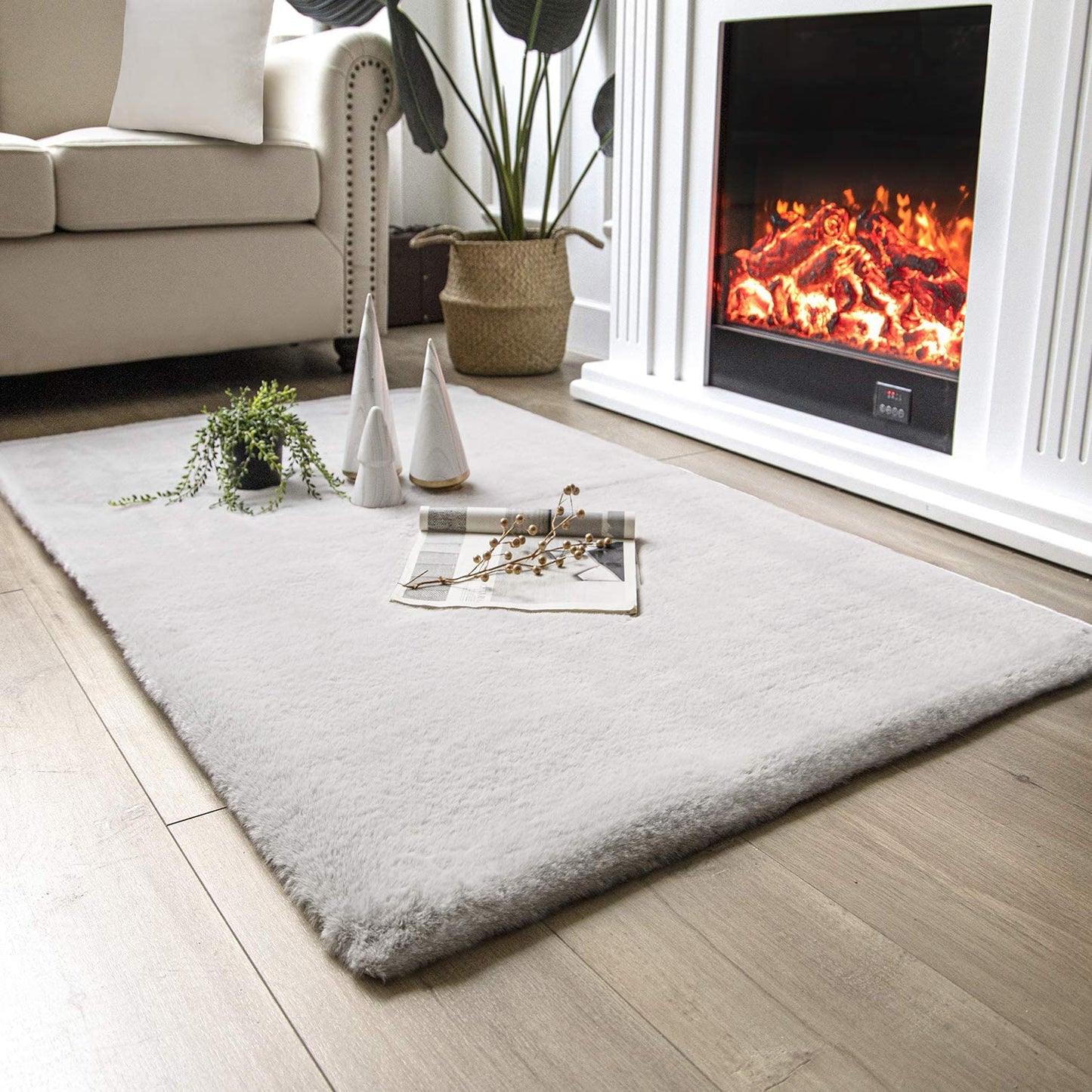 Ultra Soft Faux Rabbit Fur Rug, 2 x 3 Feet